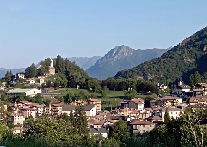 Prima Del Cielo -appartamento Monti アパート Esino Lario